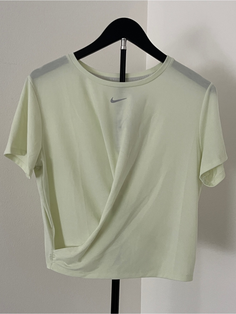 💚 Nike Dri-FIT Cropped Twist-Front Performance Top | Soft Lime Green | Large